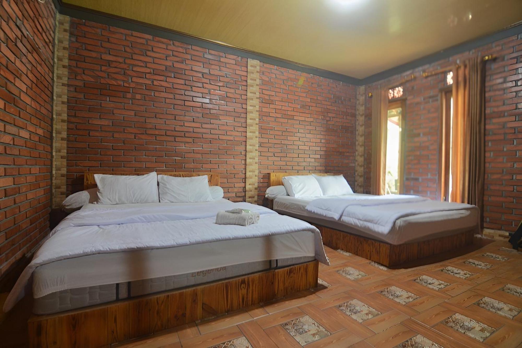 Villa Kopiori Yogyakarta Eksteriør bilde